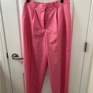 Vintage Louis Feraud Pants
Single pleated
Pure Virgin Wool
High waisted
US 10